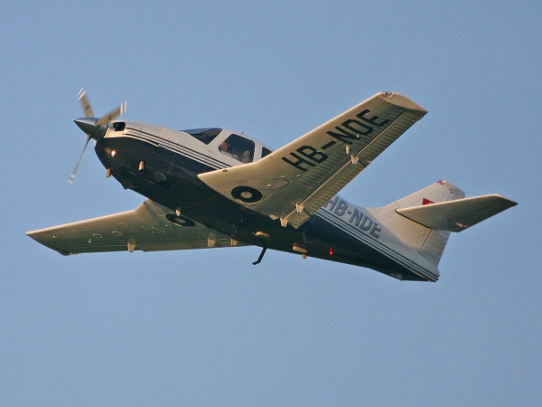 Rockwell Commander 114 HB-NDE 