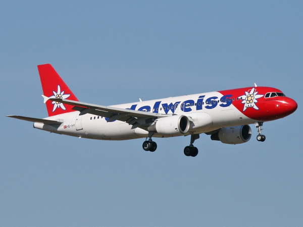 Edelweiss Air HB-IHY Airbus A320-214