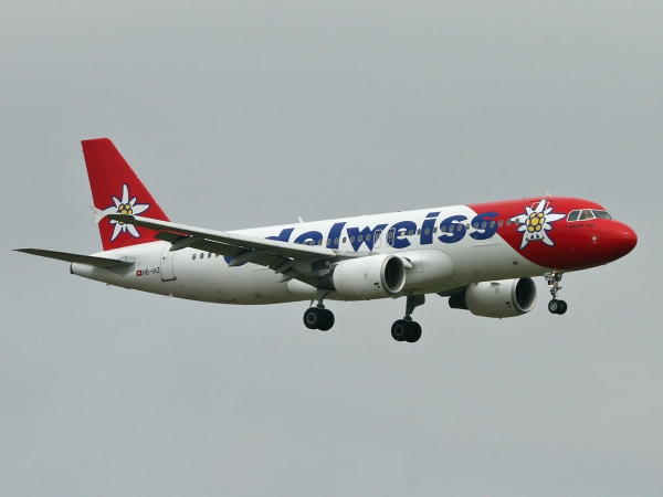 Edelweiss Air HB-IHZ Airbus A320-214