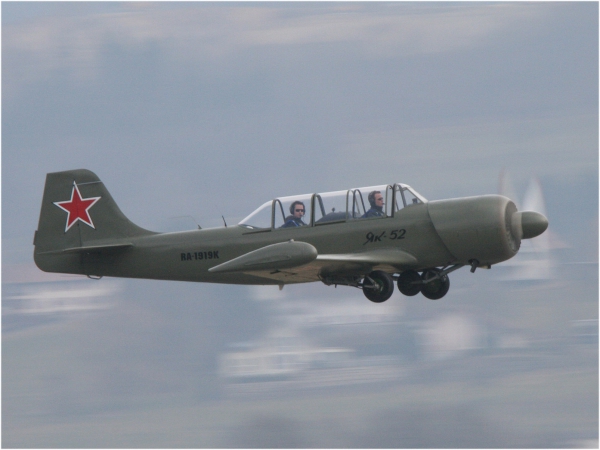Yakovlev Yak-52 RA-1919K 