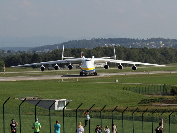 Antonov An-225 Mrija UR-82060
